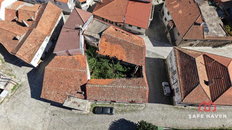 Moradia T4 para Venda em Cunha Baixa Foto 2