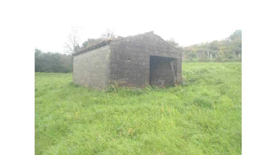 Quinta T0 para Venda em Gondarem Foto 4