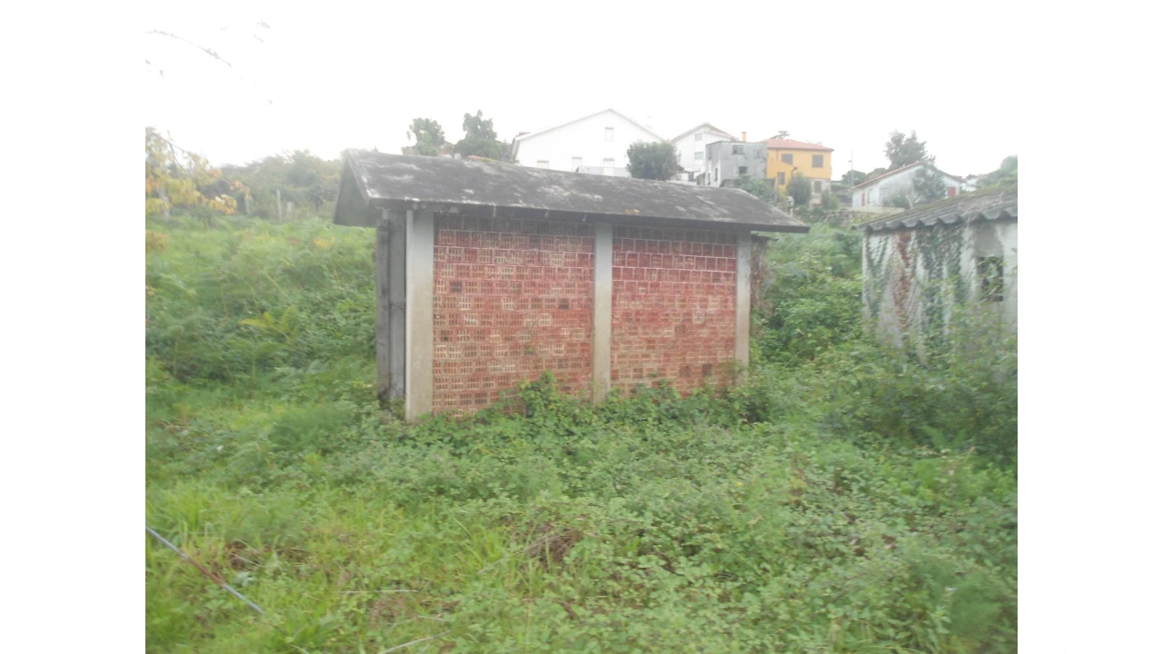 Quinta T0 para Venda em Gondarem Foto 5