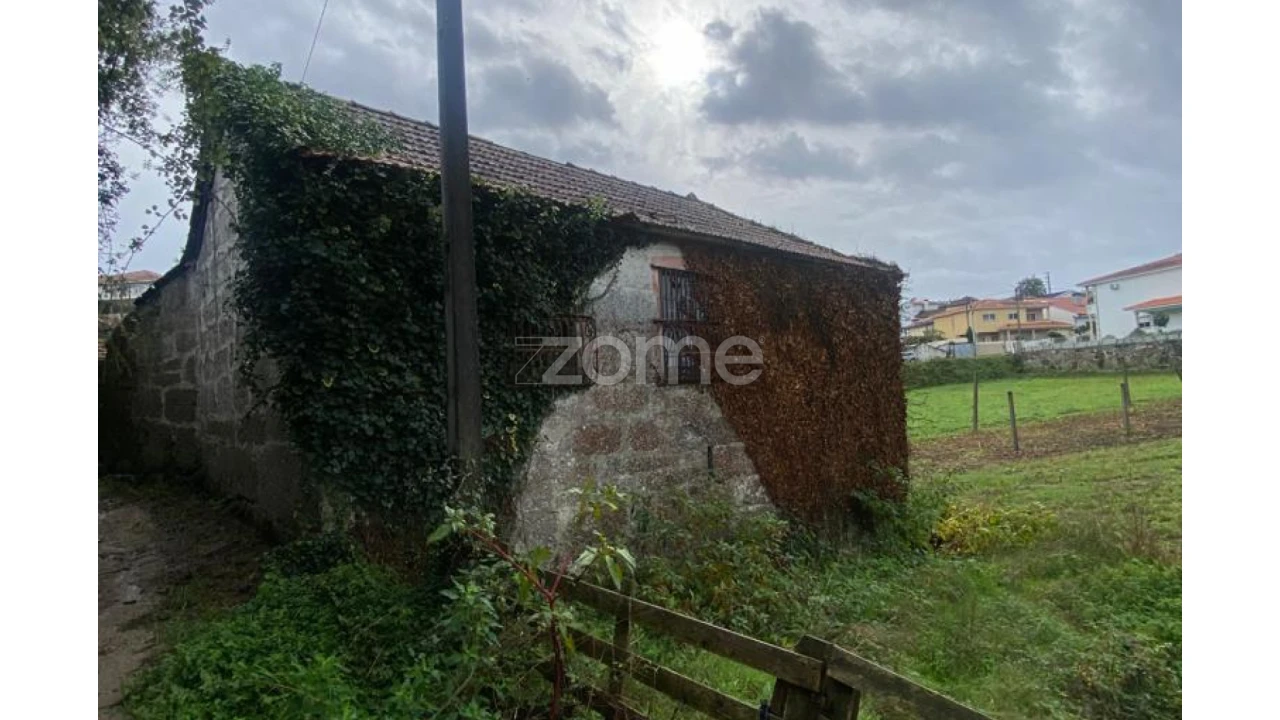 Moradia T4 para Venda em Rebordosa Foto 3