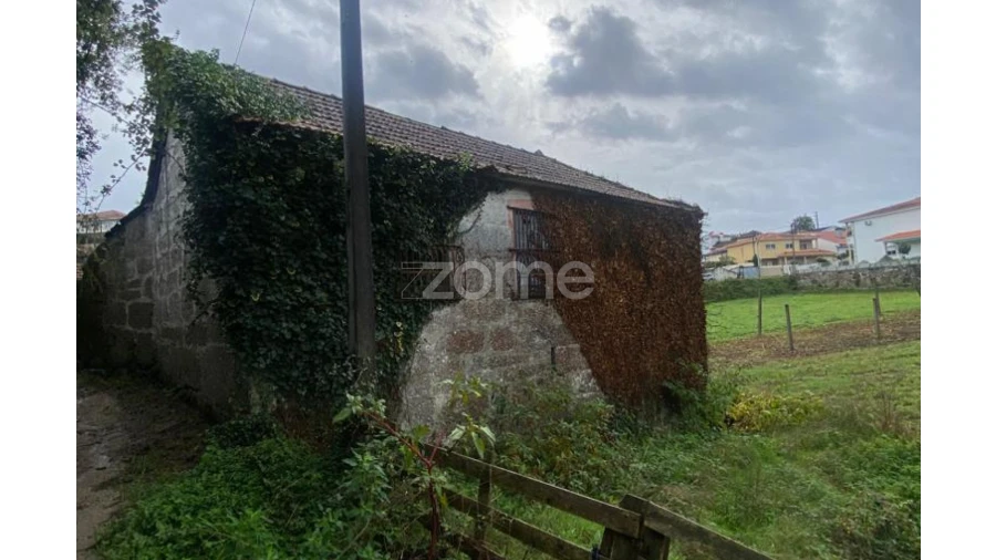 Moradia T4 para Venda em Rebordosa Foto 3