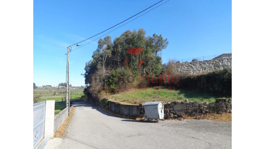 Terreno para Venda em Chorente, Góios, Courel, Pedra Furada e Gueral Foto 1