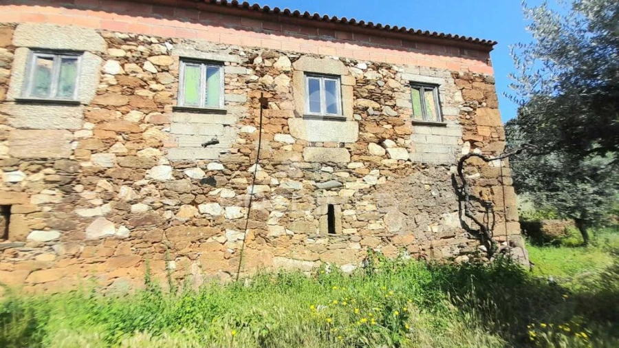 Moradia T3 para Venda em Souto da Casa Foto 6