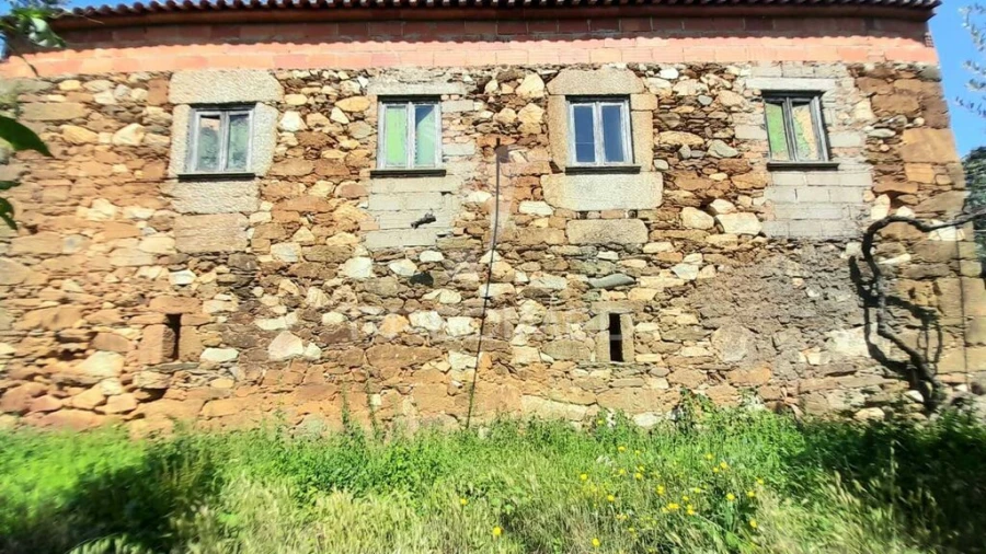 Moradia T3 para Venda em Souto da Casa Foto 3