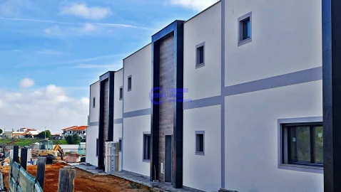 Moradia T3 para Venda em Albufeira e Olhos de Água