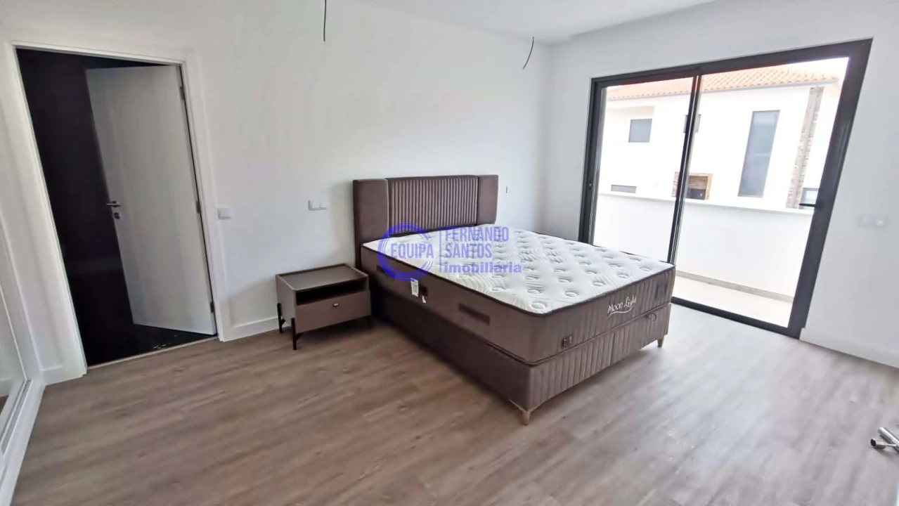 Moradia T3 para Venda em Albufeira e Olhos de Água Foto 17