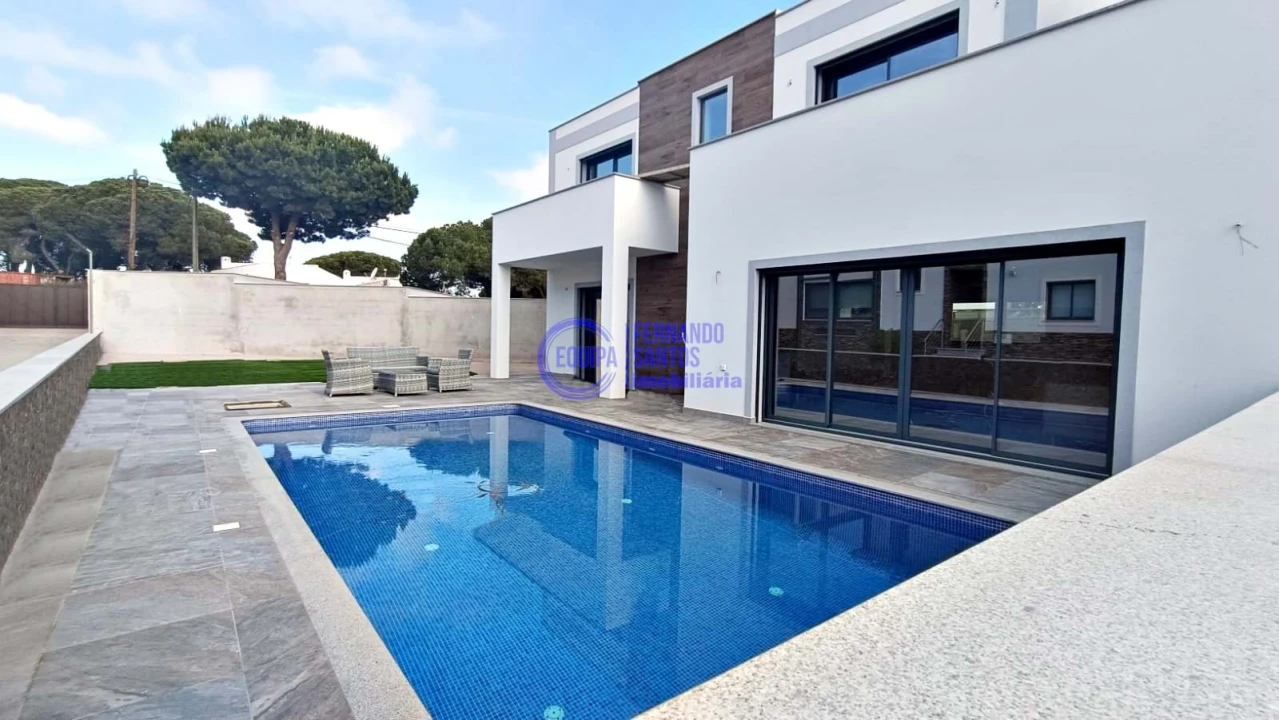 Moradia T3 para Venda em Albufeira e Olhos de Água Foto 1