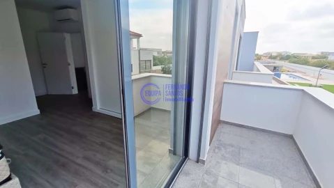 Moradia T3 para Venda em Albufeira e Olhos de Água