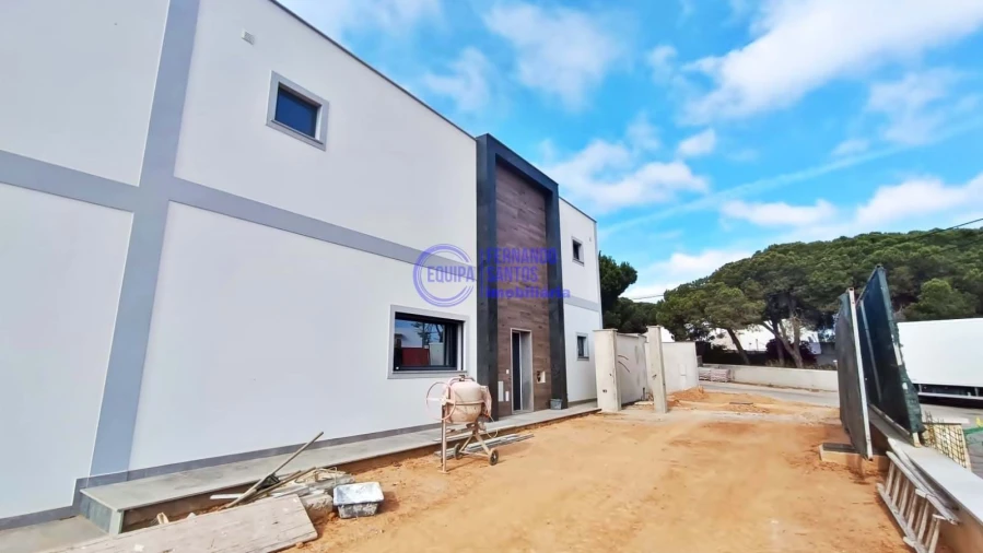Moradia T3 para Venda em Albufeira e Olhos de Água Foto 28