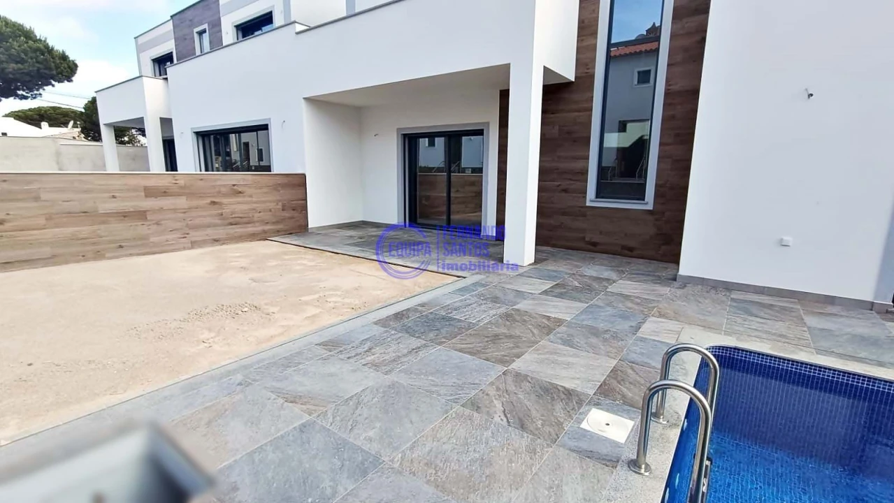 Moradia T3 para Venda em Albufeira e Olhos de Água Foto 10
