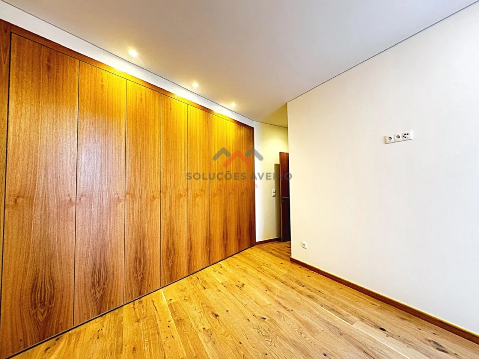 Apartamento T2 para Venda em Glória e Vera Cruz Foto 12