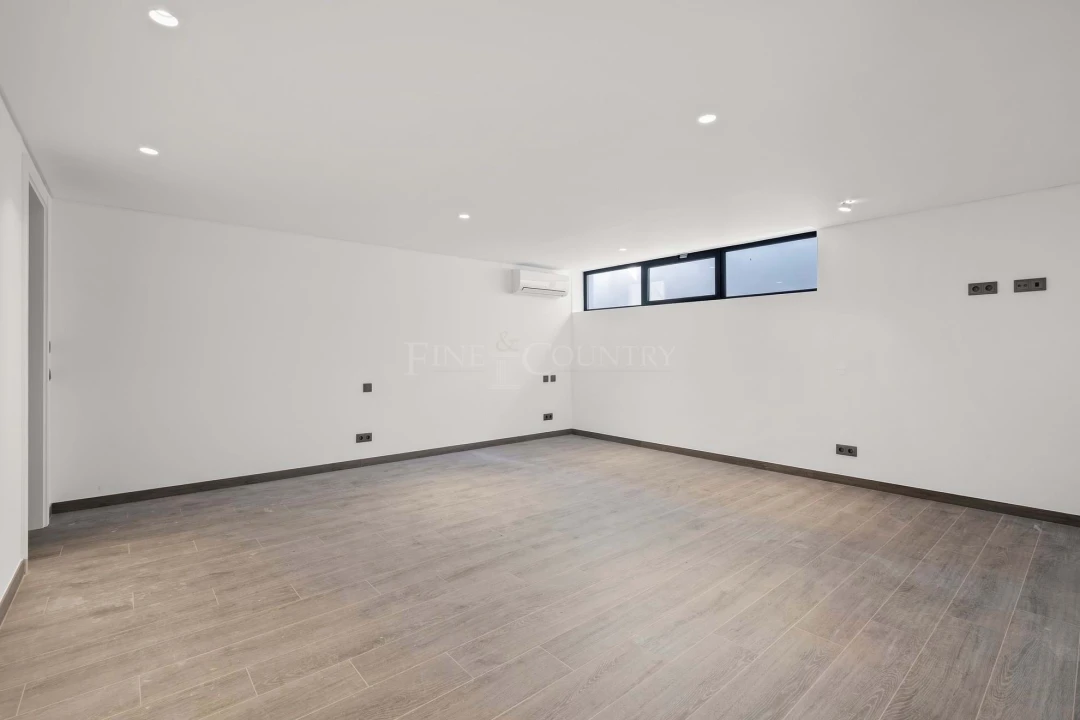 Apartamento T4 para Venda em Boliqueime Foto 36