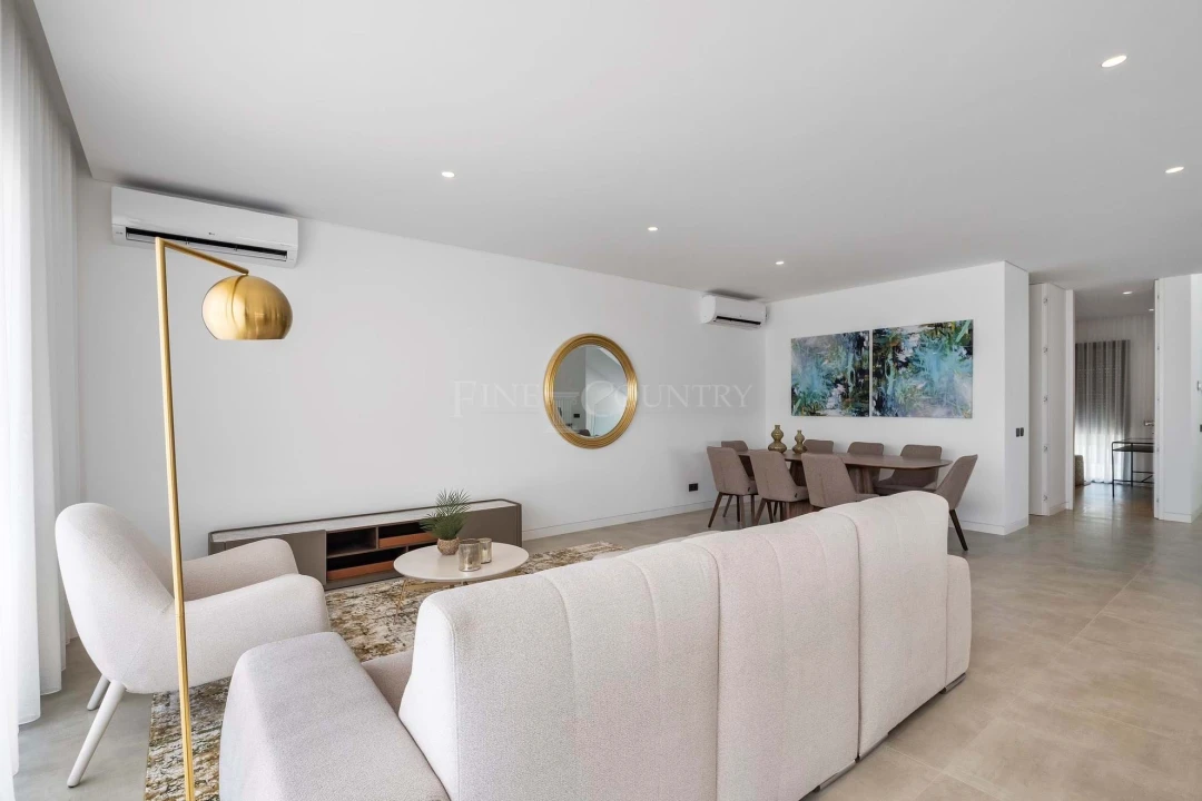 Apartamento T4 para Venda em Boliqueime Foto 9