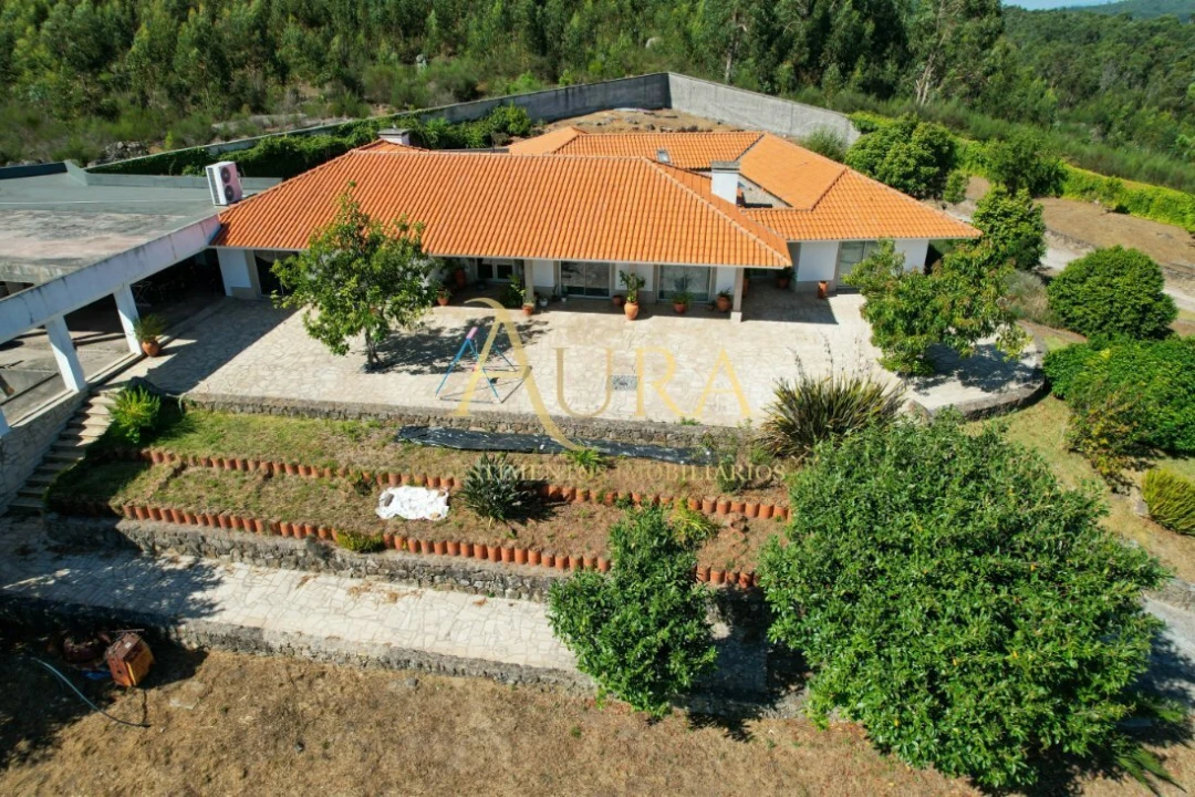 Moradia T5 para Venda em Eiriz Foto 3