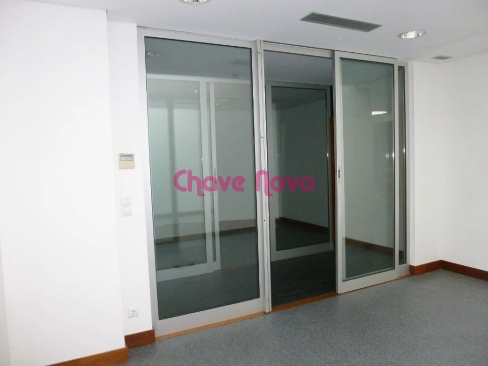 Escritório para Venda em Arcozelo Foto 5