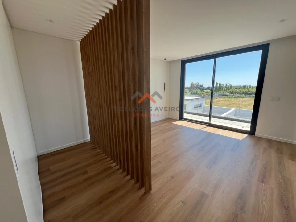 Moradia T4 para Venda em Glória e Vera Cruz Foto 10