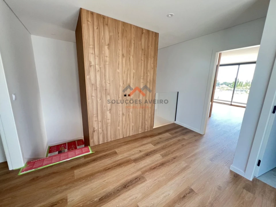 Moradia T4 para Venda em Glória e Vera Cruz Foto 11