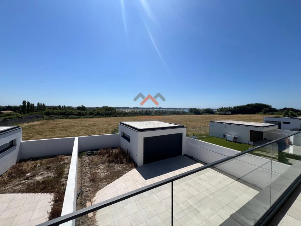 Moradia T4 para Venda em Glória e Vera Cruz Foto 4