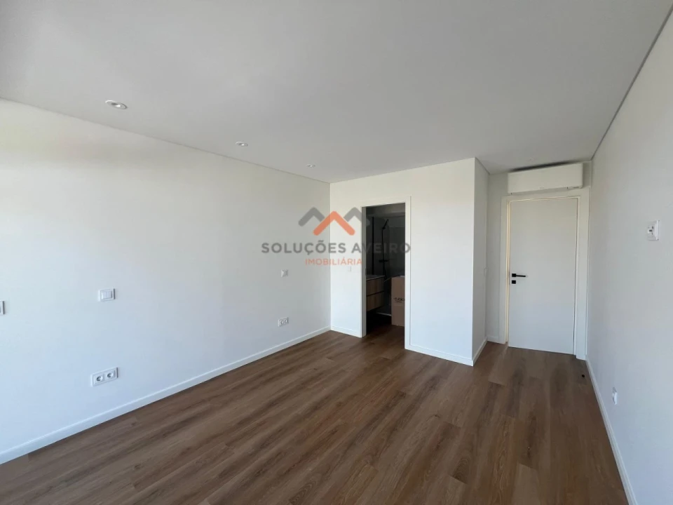 Moradia T4 para Venda em Glória e Vera Cruz Foto 32