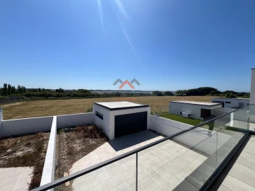 Moradia T4 para Venda em Glória e Vera Cruz