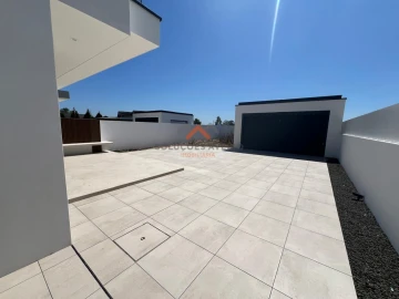 Moradia T4 para Venda em Glória e Vera Cruz