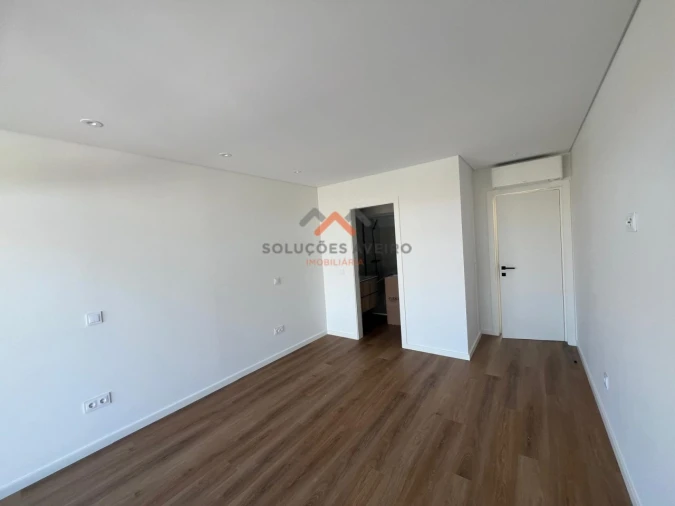 Moradia T4 para Venda em Glória e Vera Cruz Foto 33