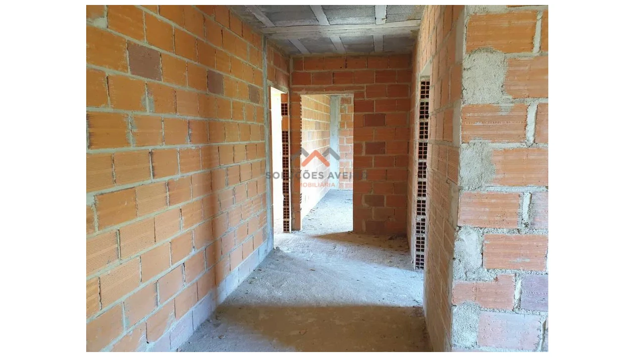 Moradia T5 para Venda em Requeixo, Nossa Senhora de Fátima e Nariz Foto 4