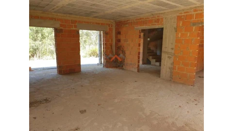 Moradia T5 para Venda em Requeixo, Nossa Senhora de Fátima e Nariz