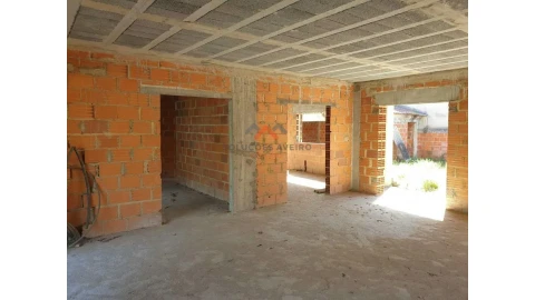 Moradia T5 para Venda em Requeixo, Nossa Senhora de Fátima e Nariz
