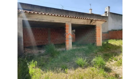 Moradia T5 para Venda em Requeixo, Nossa Senhora de Fátima e Nariz