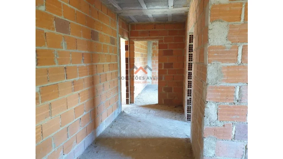 Moradia T5 para Venda em Requeixo, Nossa Senhora de Fátima e Nariz Foto 4