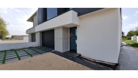 Moradia T4 para Venda em Santa Joana