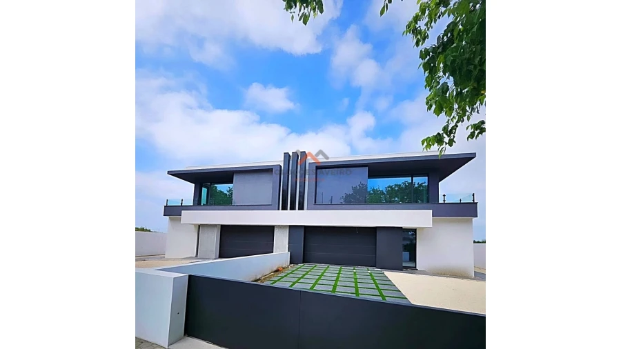 Moradia T4 para Venda em Santa Joana
