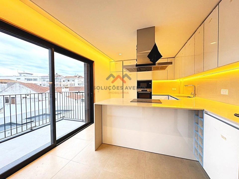 Apartamento T3 para Venda em Glória e Vera Cruz Foto 1