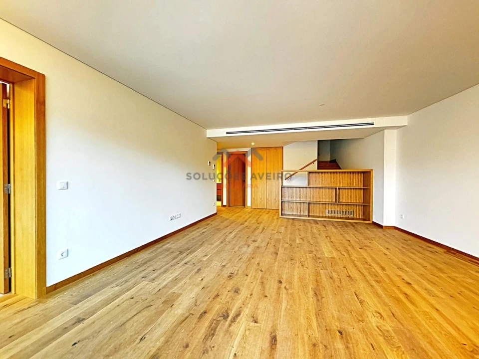 Apartamento T3 para Venda em Glória e Vera Cruz Foto 3