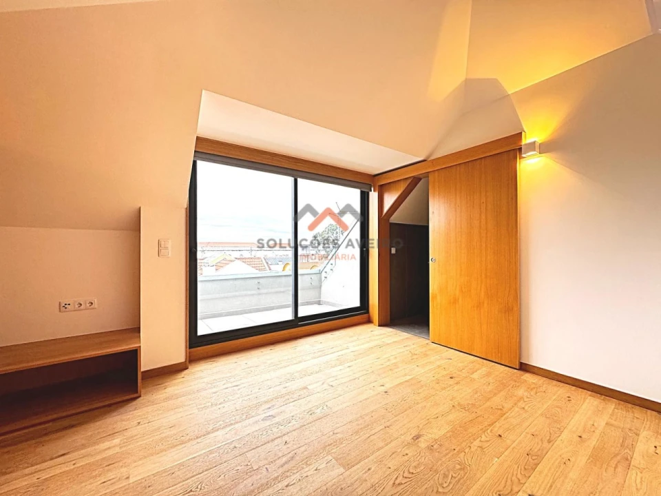 Apartamento T3 para Venda em Glória e Vera Cruz Foto 9