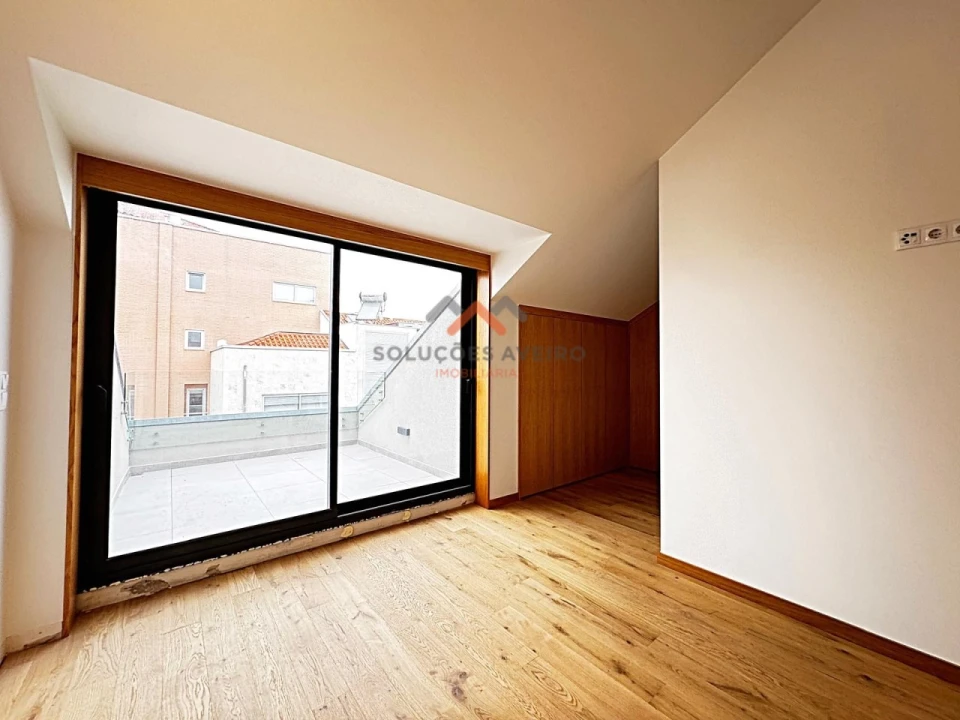 Apartamento T3 para Venda em Glória e Vera Cruz Foto 15
