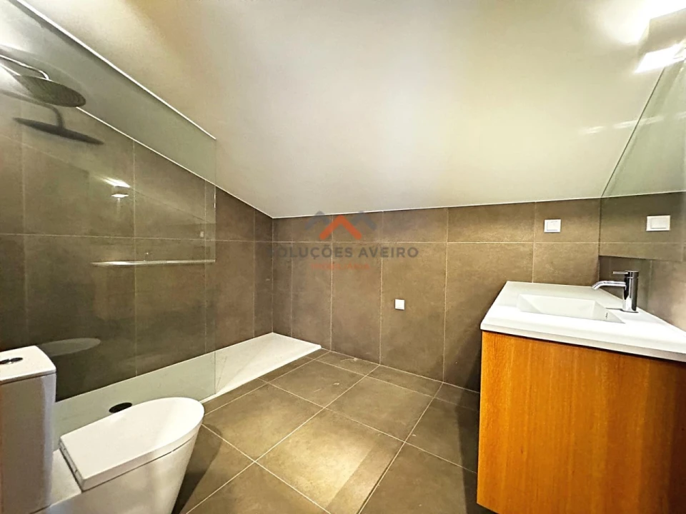 Apartamento T3 para Venda em Glória e Vera Cruz Foto 21