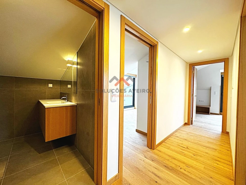 Apartamento T3 para Venda em Glória e Vera Cruz Foto 33