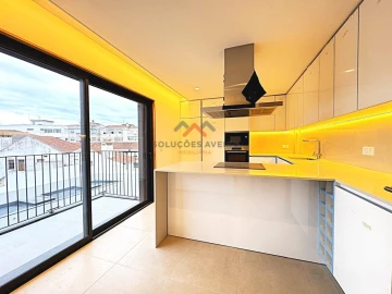 Apartamento T3 para Venda em Glória e Vera Cruz