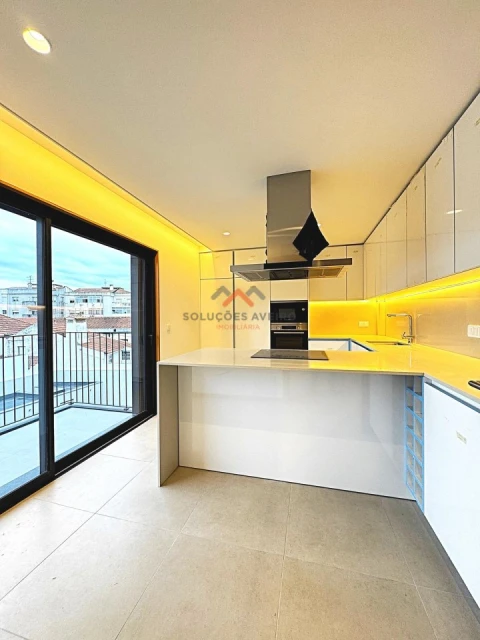 Apartamento T3 para Venda em Glória e Vera Cruz