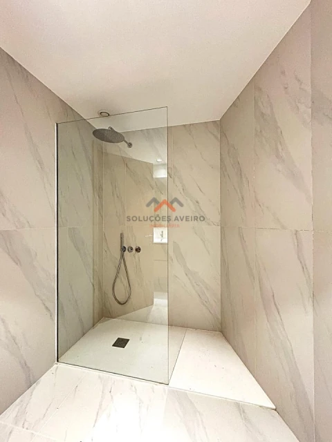 Apartamento T3 para Venda em Glória e Vera Cruz