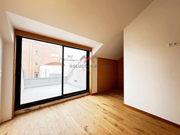Apartamento T3 para Venda em Glória e Vera Cruz