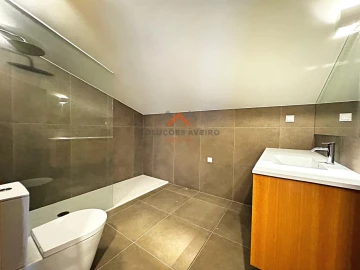 Apartamento T3 para Venda em Glória e Vera Cruz