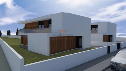 Moradia T4 para Venda em São Bernardo