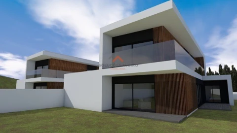 Moradia T4 para Venda em São Bernardo