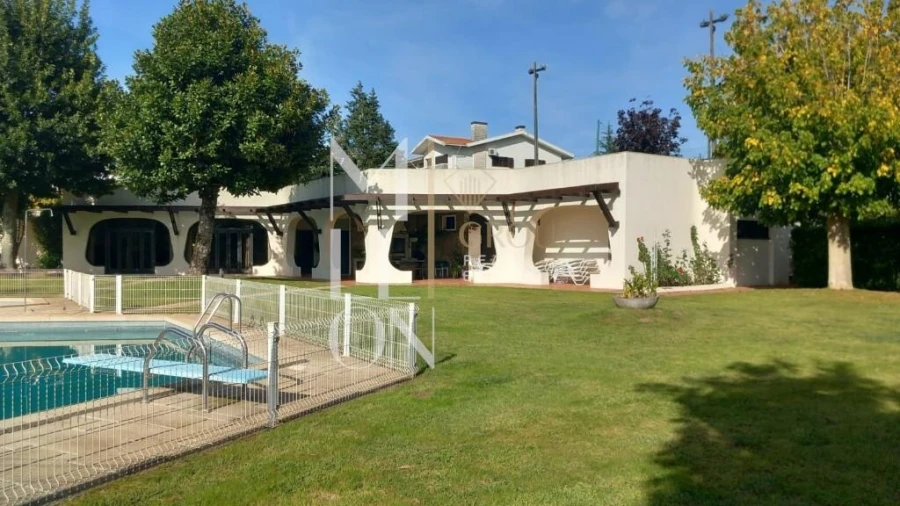 Moradia T4 para Venda em São Roque Foto 6