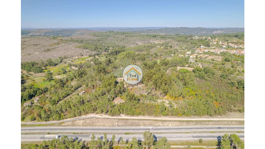 Terreno para Venda em Tavares (Chãs, Várzea e Travanca)