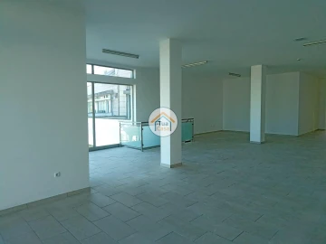 Loja para Arrendamento em Abraveses