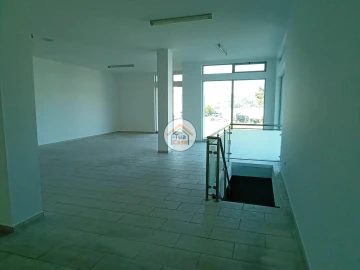 Loja para Arrendamento em Abraveses